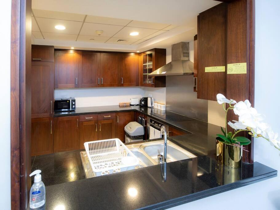 First Class 2Br With Full Burj Khalifa And Fountain View Dubai Luaran gambar