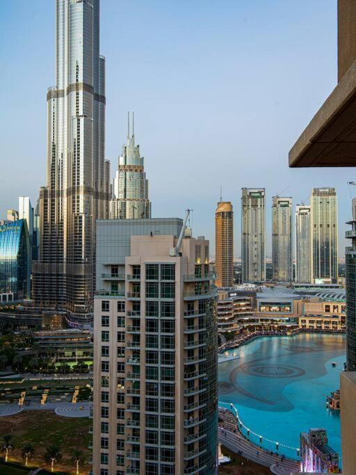 First Class 2Br With Full Burj Khalifa And Fountain View Dubai Luaran gambar