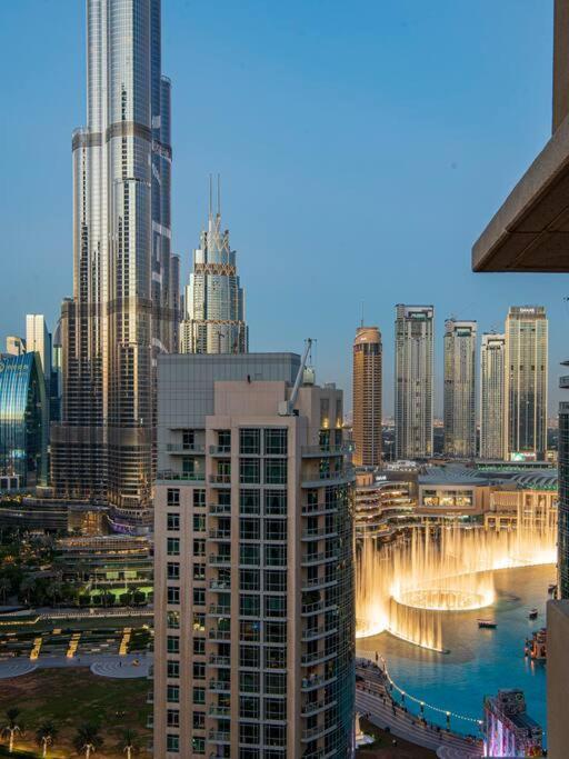 First Class 2Br With Full Burj Khalifa And Fountain View Dubai Luaran gambar