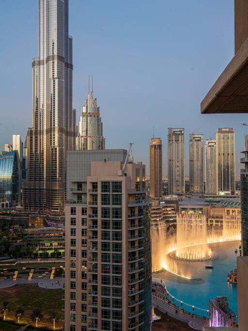 First Class 2Br With Full Burj Khalifa And Fountain View Dubai Luaran gambar