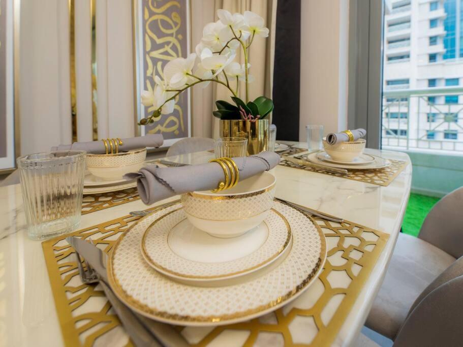 First Class 2Br With Full Burj Khalifa And Fountain View Dubai Luaran gambar
