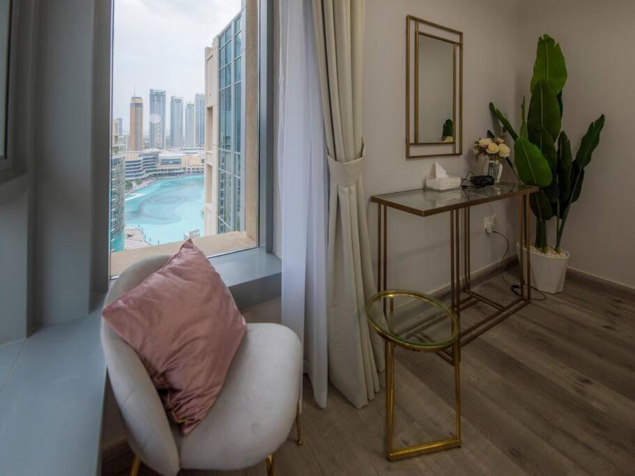 First Class 2Br With Full Burj Khalifa And Fountain View Dubai Luaran gambar