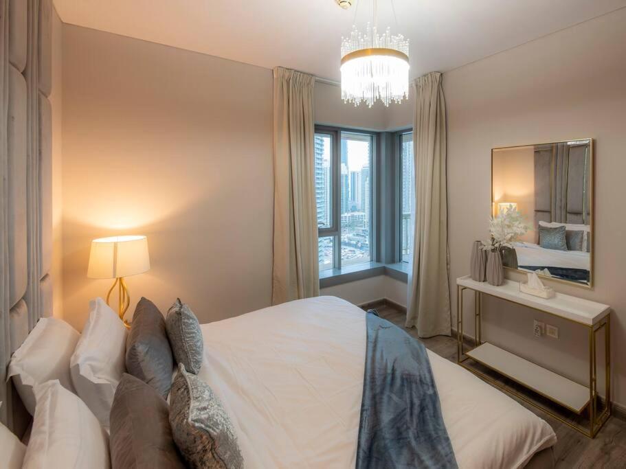 First Class 2Br With Full Burj Khalifa And Fountain View Dubai Luaran gambar