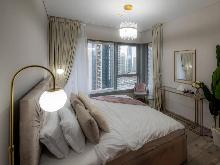 First Class 2Br With Full Burj Khalifa And Fountain View Dubai Luaran gambar