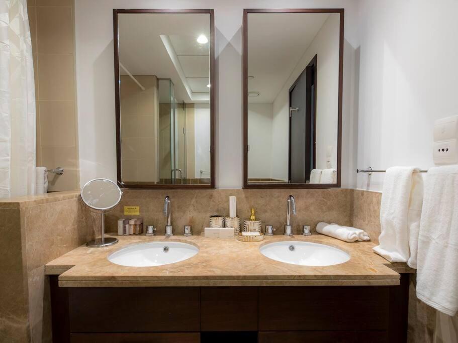 First Class 2Br With Full Burj Khalifa And Fountain View Dubai Luaran gambar