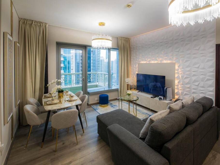 First Class 2Br With Full Burj Khalifa And Fountain View Dubai Luaran gambar