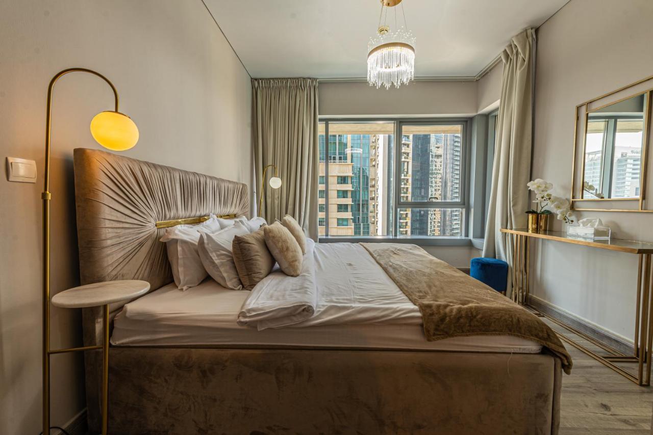 First Class 2Br With Full Burj Khalifa And Fountain View Dubai Luaran gambar