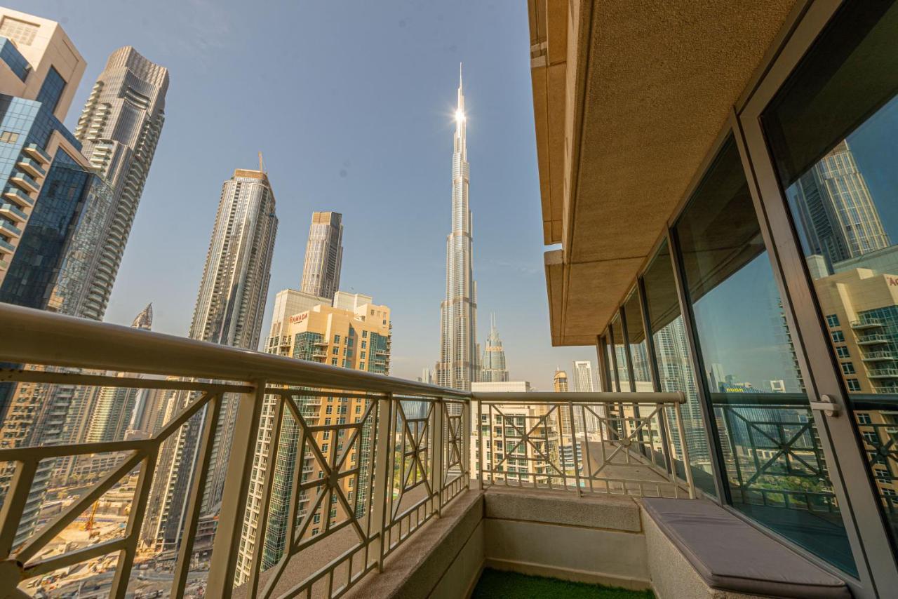 First Class 2Br With Full Burj Khalifa And Fountain View Dubai Luaran gambar