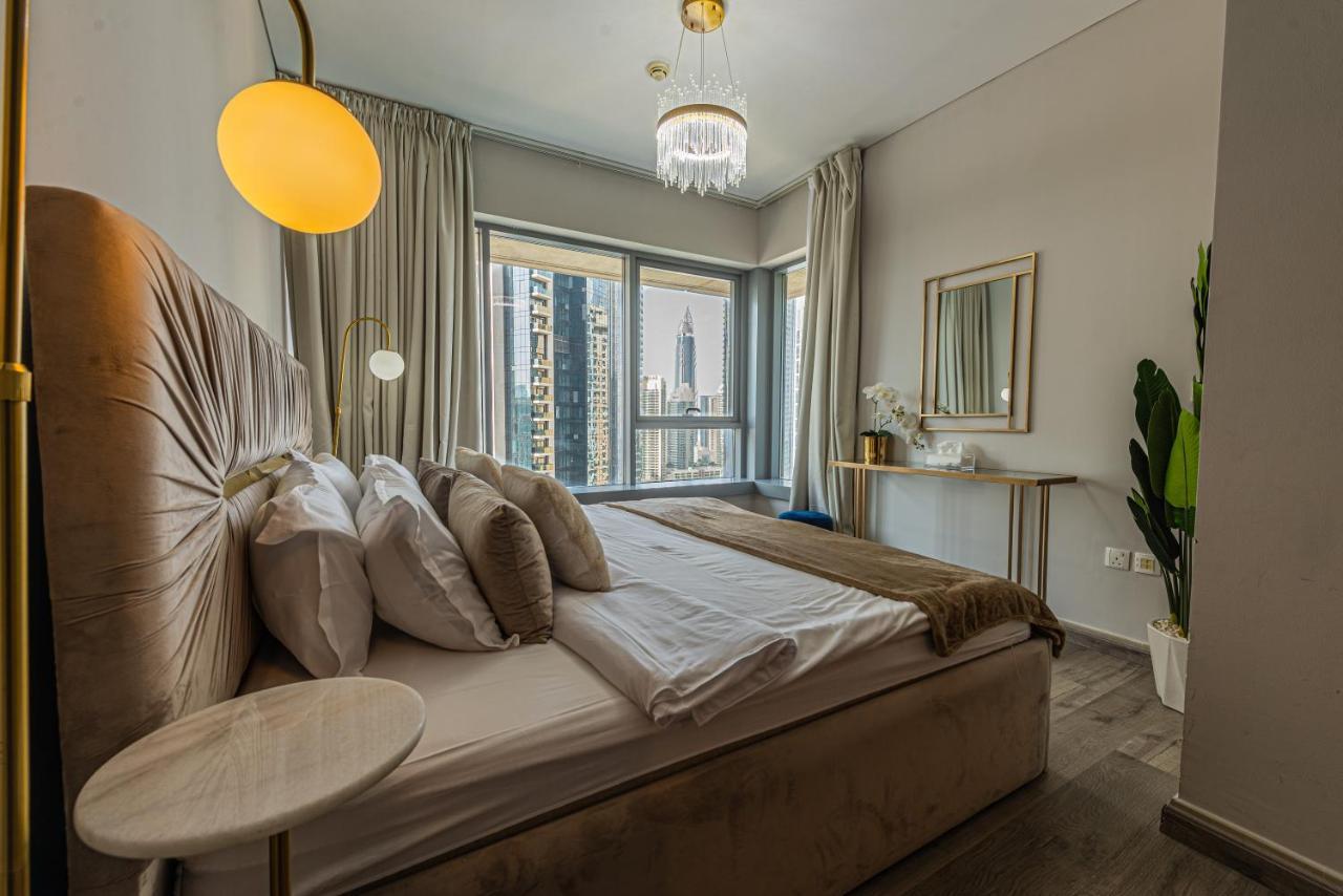 First Class 2Br With Full Burj Khalifa And Fountain View Dubai Luaran gambar